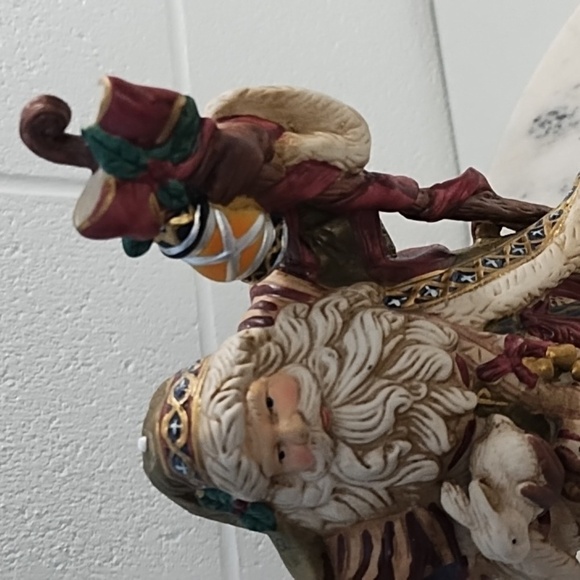 Vintage Musical Porcelain Santa with Bunnies Plays I wish you a Merry Christmas - Picture 4 of 16